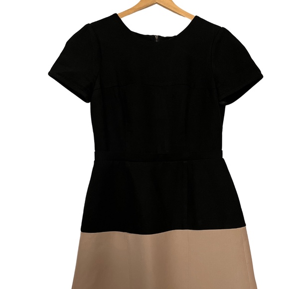 💛 SALE (2/$30) BCBG Black Colour Block Short Sleeved Dress (6) - Picture 1 of 4